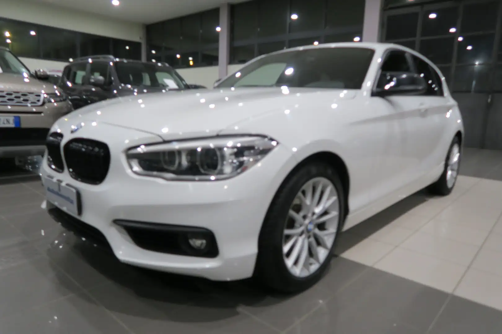 BMW 118 118d Sport 5p auto Wit - 1