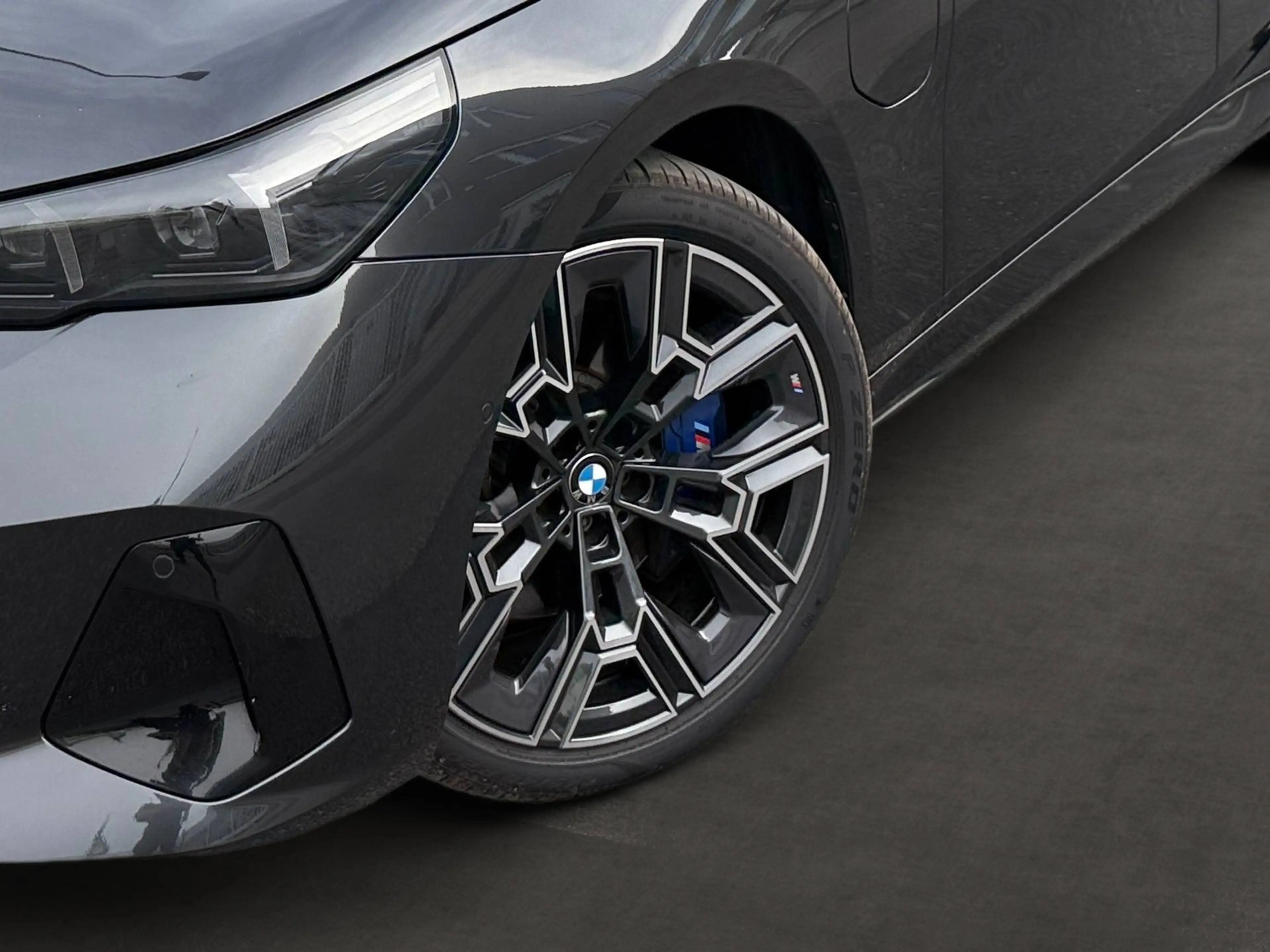 BMW 550 550 e xDrive M Sport | 20% Mwst | Panorama | VOLL | — photo 9