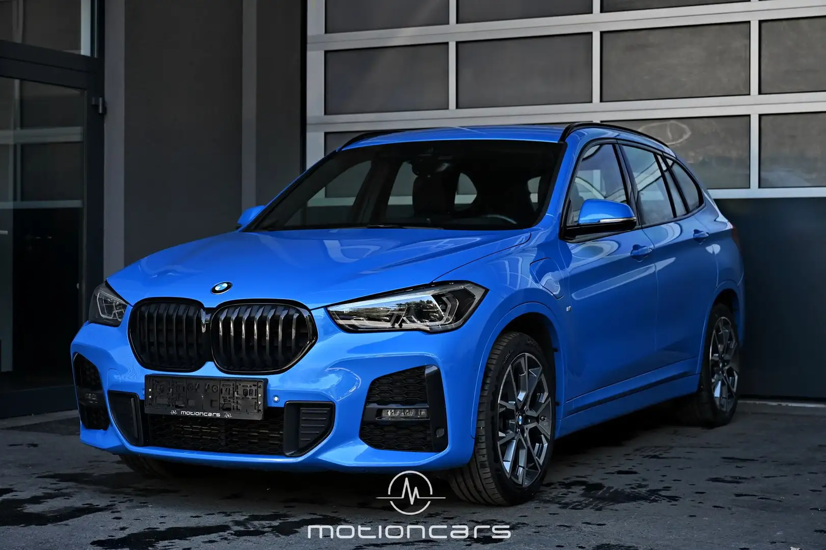 BMW X1 xDrive25e M Sport Pickerl NEU Bleu - 1