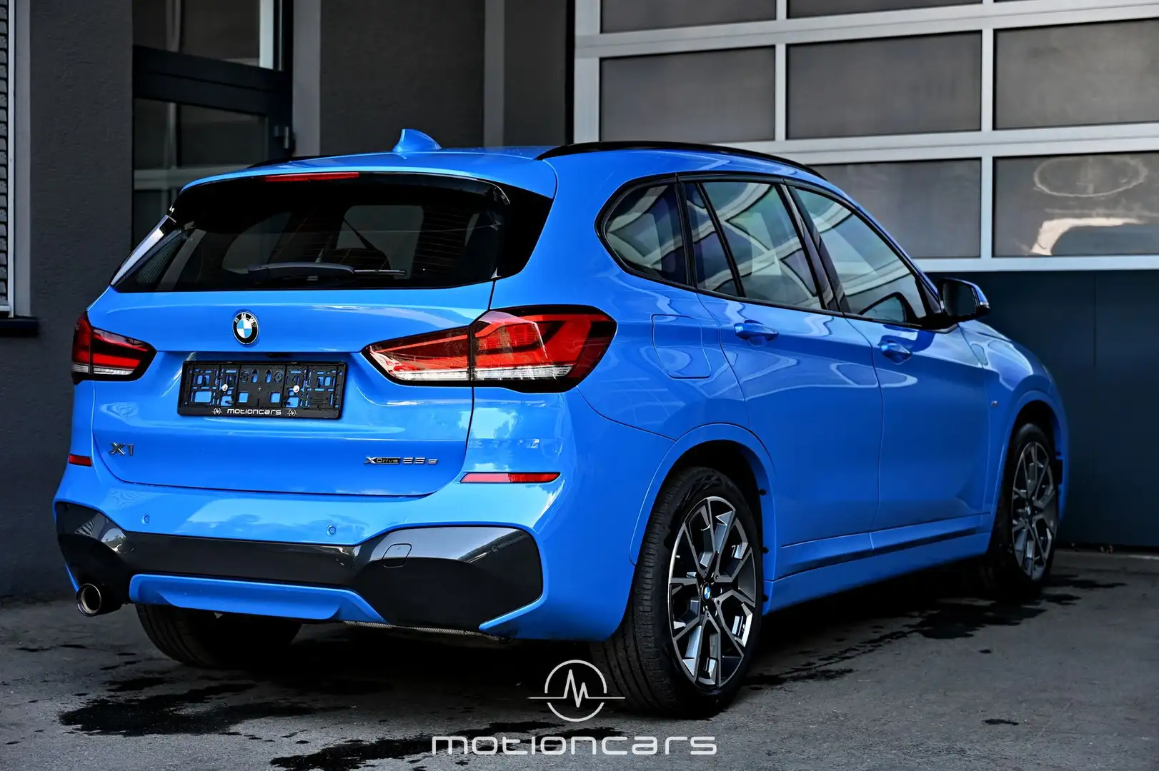 BMW X1 xDrive25e M Sport Pickerl NEU Blau - 2
