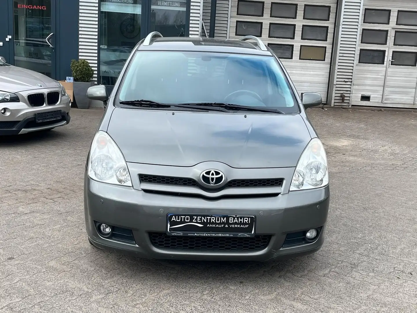 Toyota Corolla Verso 2.2 D-4D Grau - 2