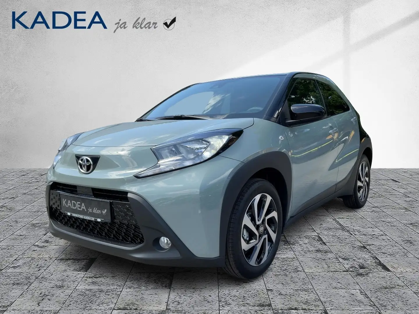Toyota Aygo 1.0 Teamplayer +FLA SpurH KAM ACC Negro - 2