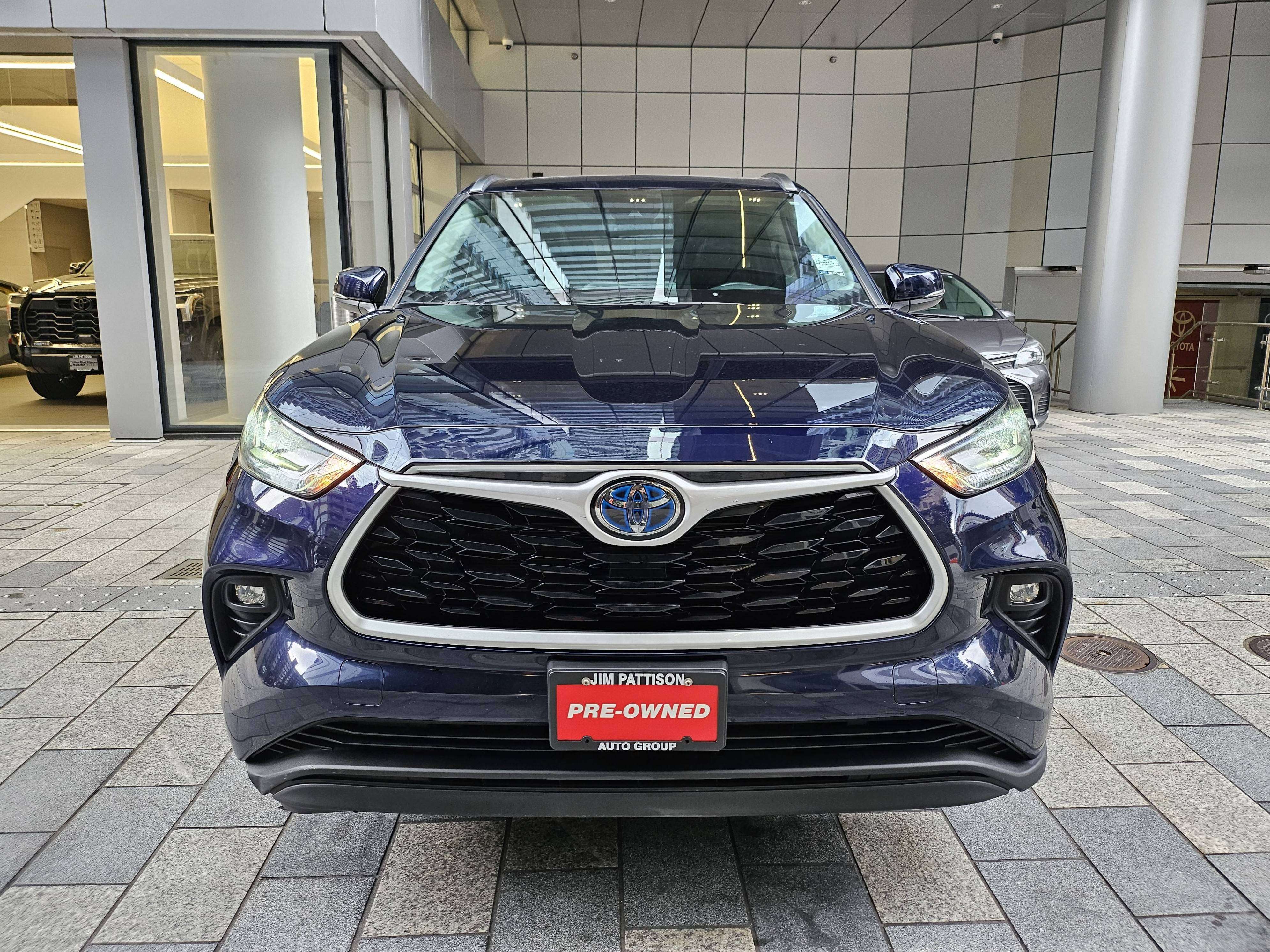 2021 Toyota Highlander Hybrid XLE AWD| Certified| No Accidents| One Owner — снимка 1