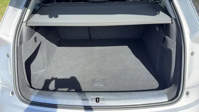 Audi Q3 view 14