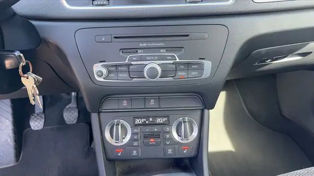 Audi Q3 view 13