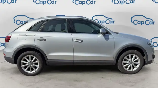 Audi Q3 view 4