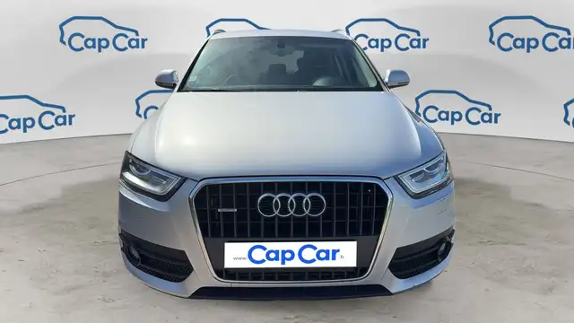 Audi Q3 view 5