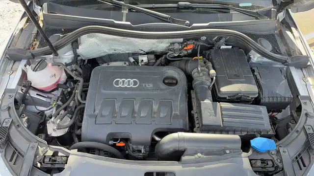 Audi Q3 view 15