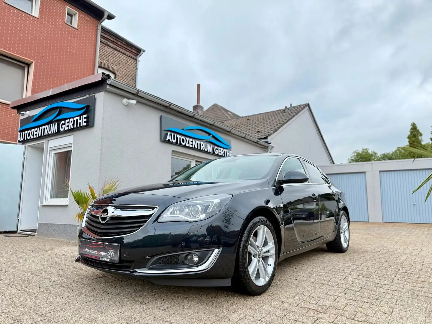 Opel Insignia A Lim. Innovation*Automatik*Navi*Xenon* Schwarz - 1