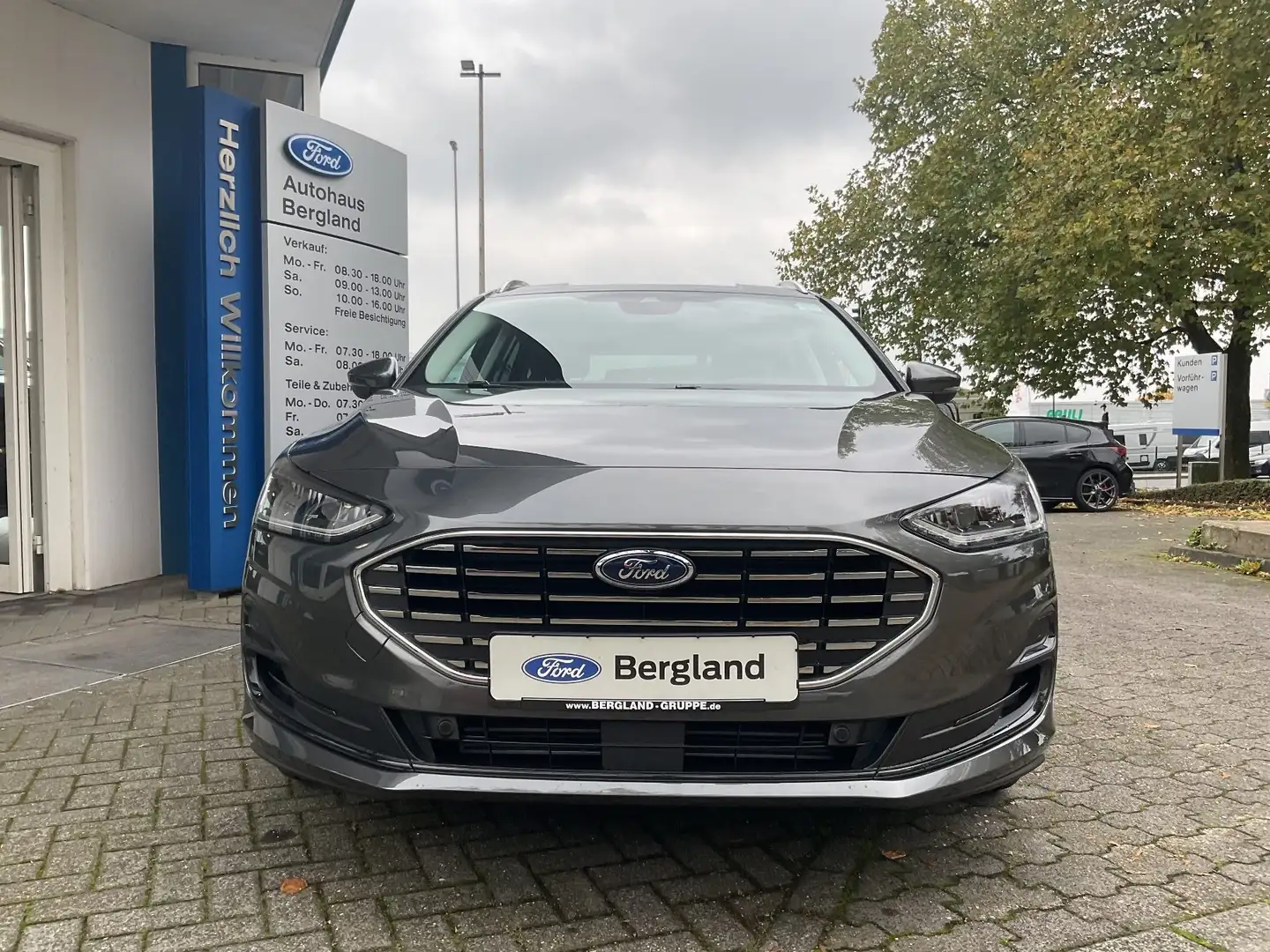 Ford Focus Titanium Edition MHEV Turnier *LED*RFK*PDC Grau - 2