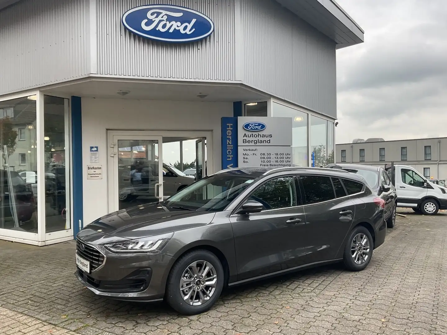 Ford Focus Titanium Edition MHEV Turnier *LED*RFK*PDC Grau - 1