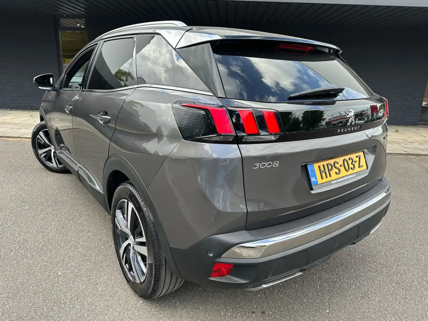 Peugeot 3008 1.2 GT Line // Automaat // Dealeronderhouden // Grau - 2