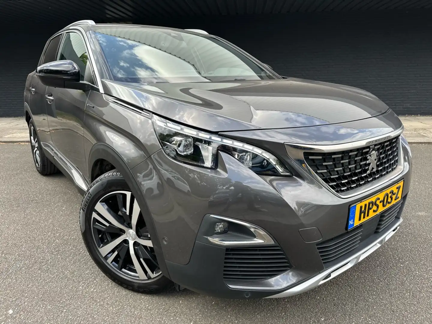 Peugeot 3008 1.2 GT Line // Automaat // Dealeronderhouden // Grau - 1