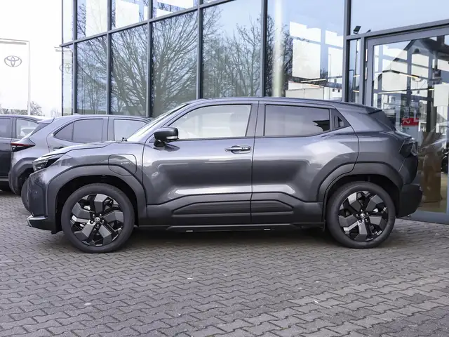 Toyota Urban Cruiser view 3