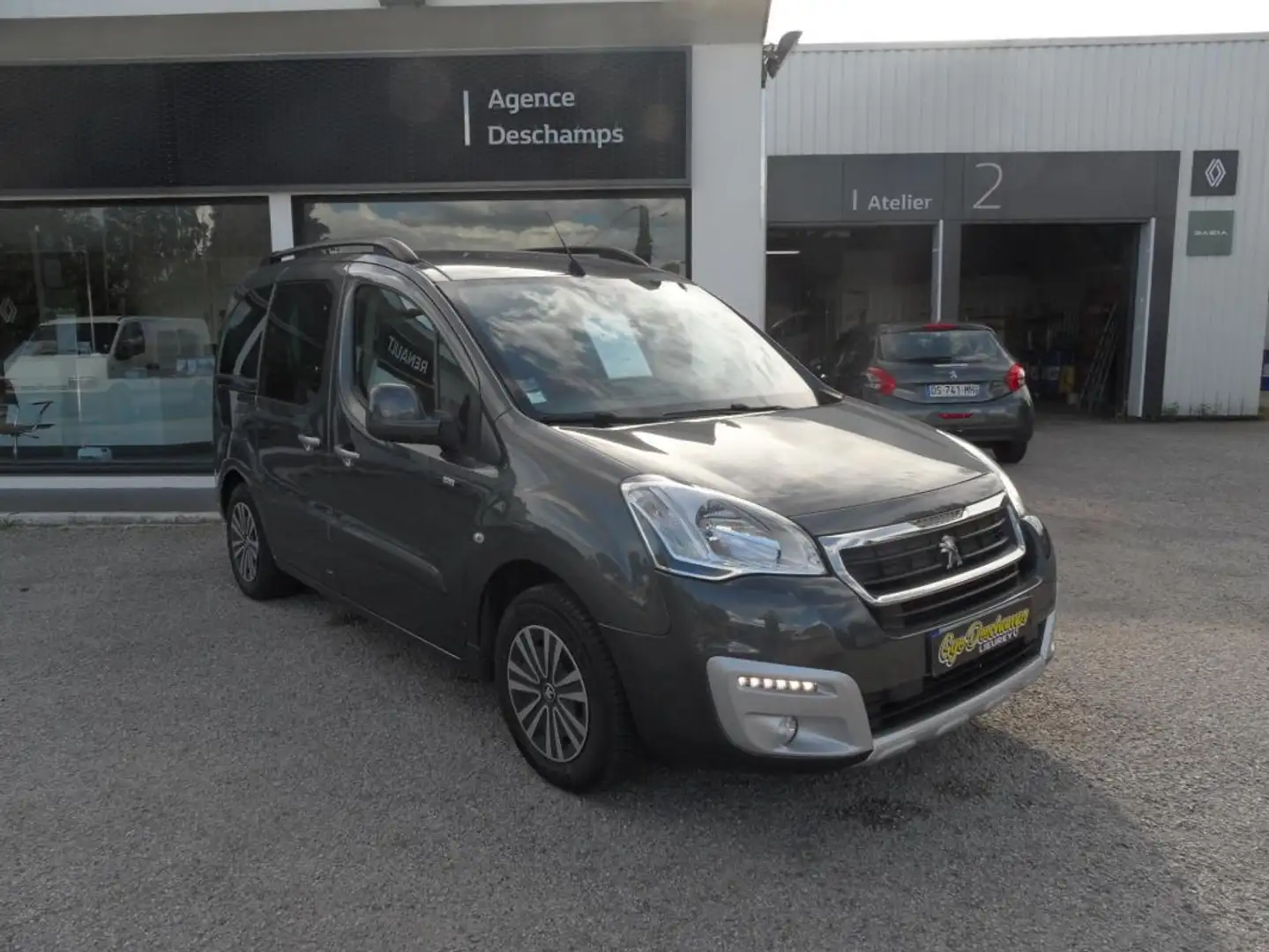 Peugeot Partner Gris - 2