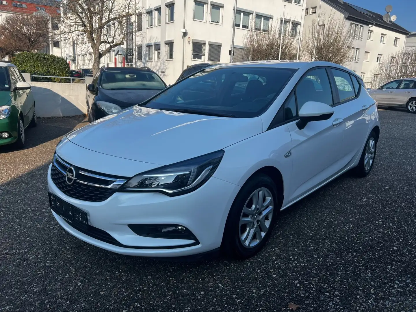 Opel Astra K Lim. 5-trg. Edition Blanc - 1