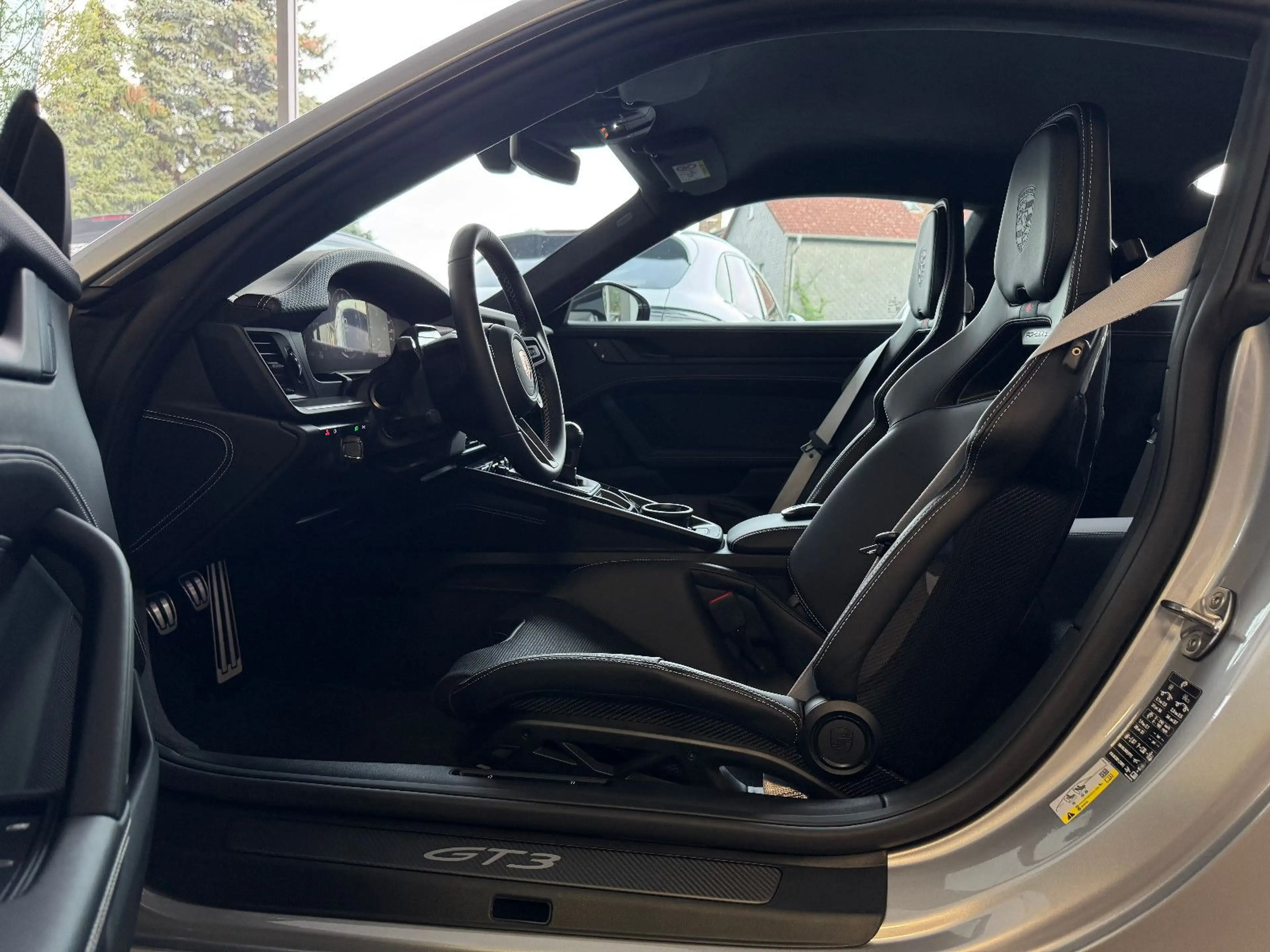 Porsche 992 GT3 Touring Schalen Carbon-Dach Lift Matrix — photo 8