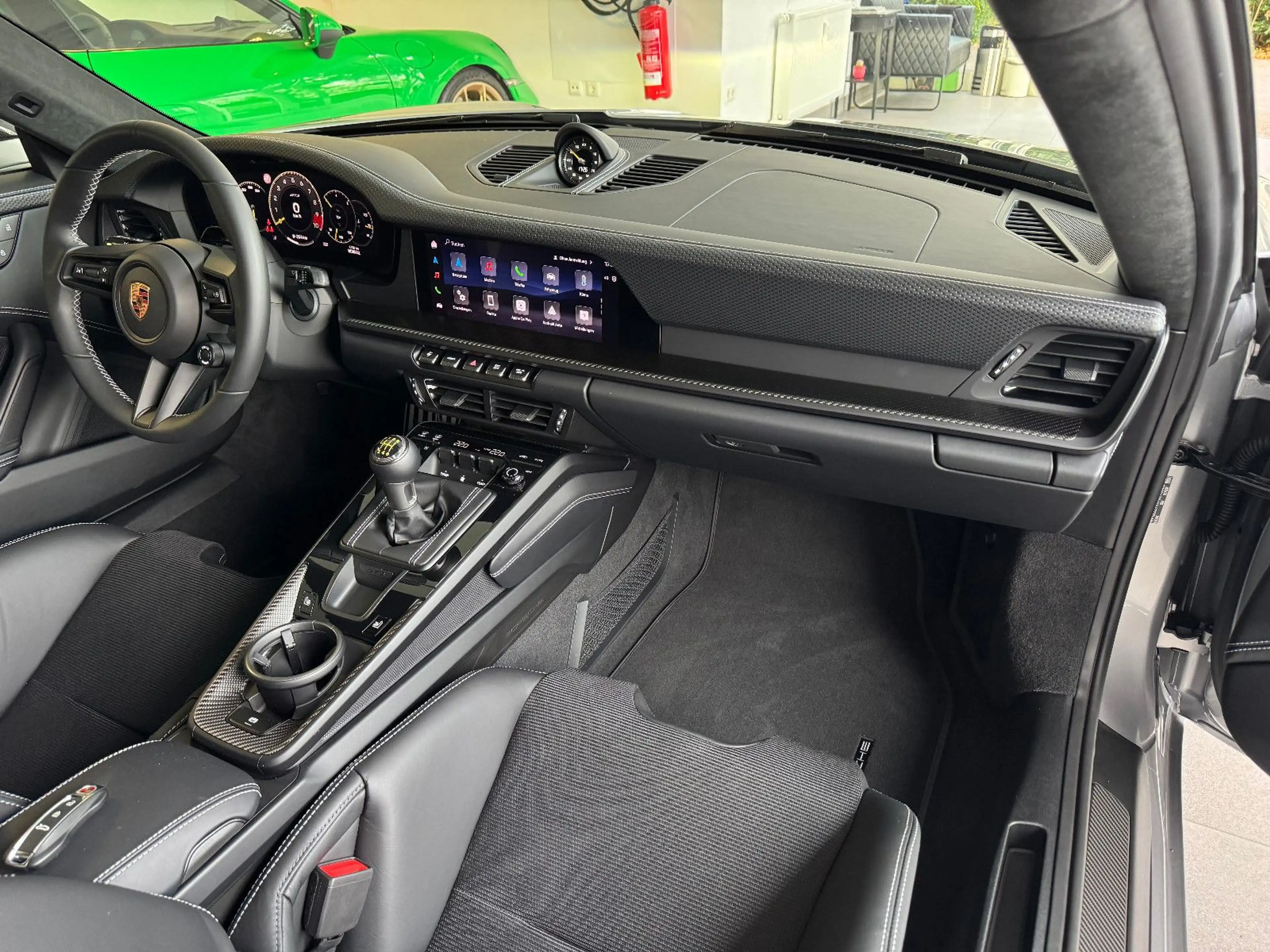 Porsche 992 GT3 Touring Schalen Carbon-Dach Lift Matrix — photo 11