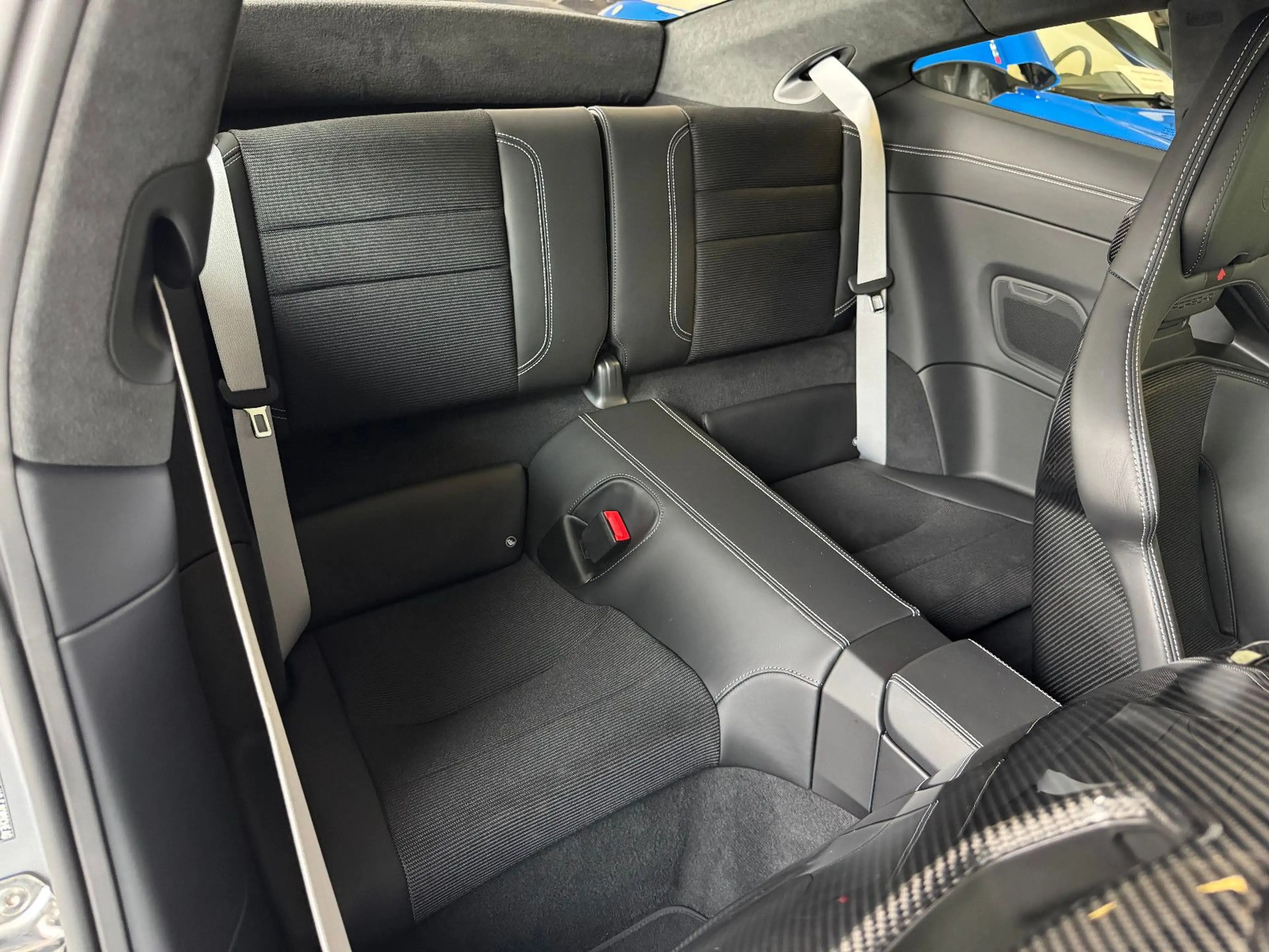 Porsche 992 GT3 Touring Schalen Carbon-Dach Lift Matrix — photo 14