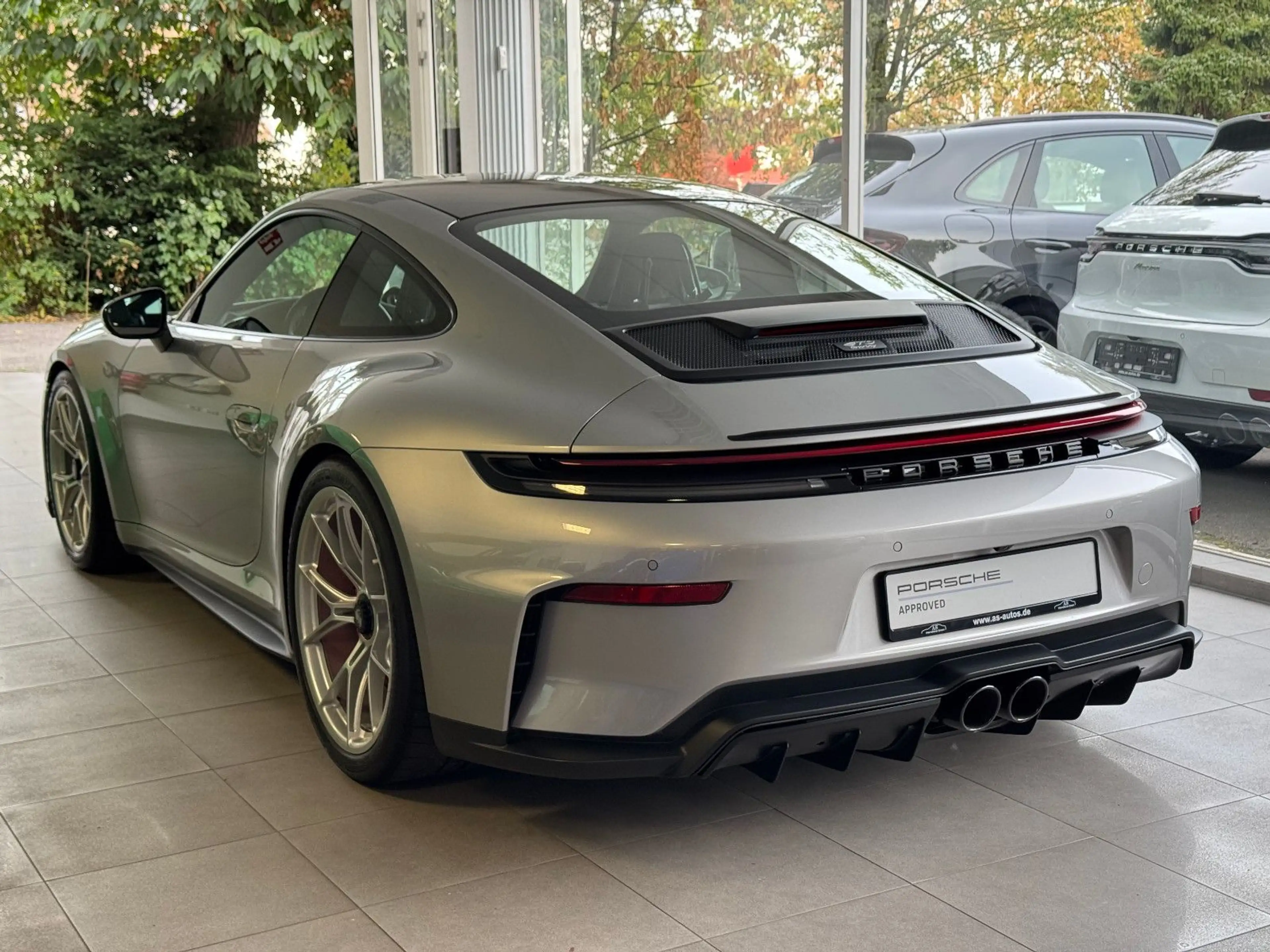 Porsche 992 GT3 Touring Schalen Carbon-Dach Lift Matrix — photo 7