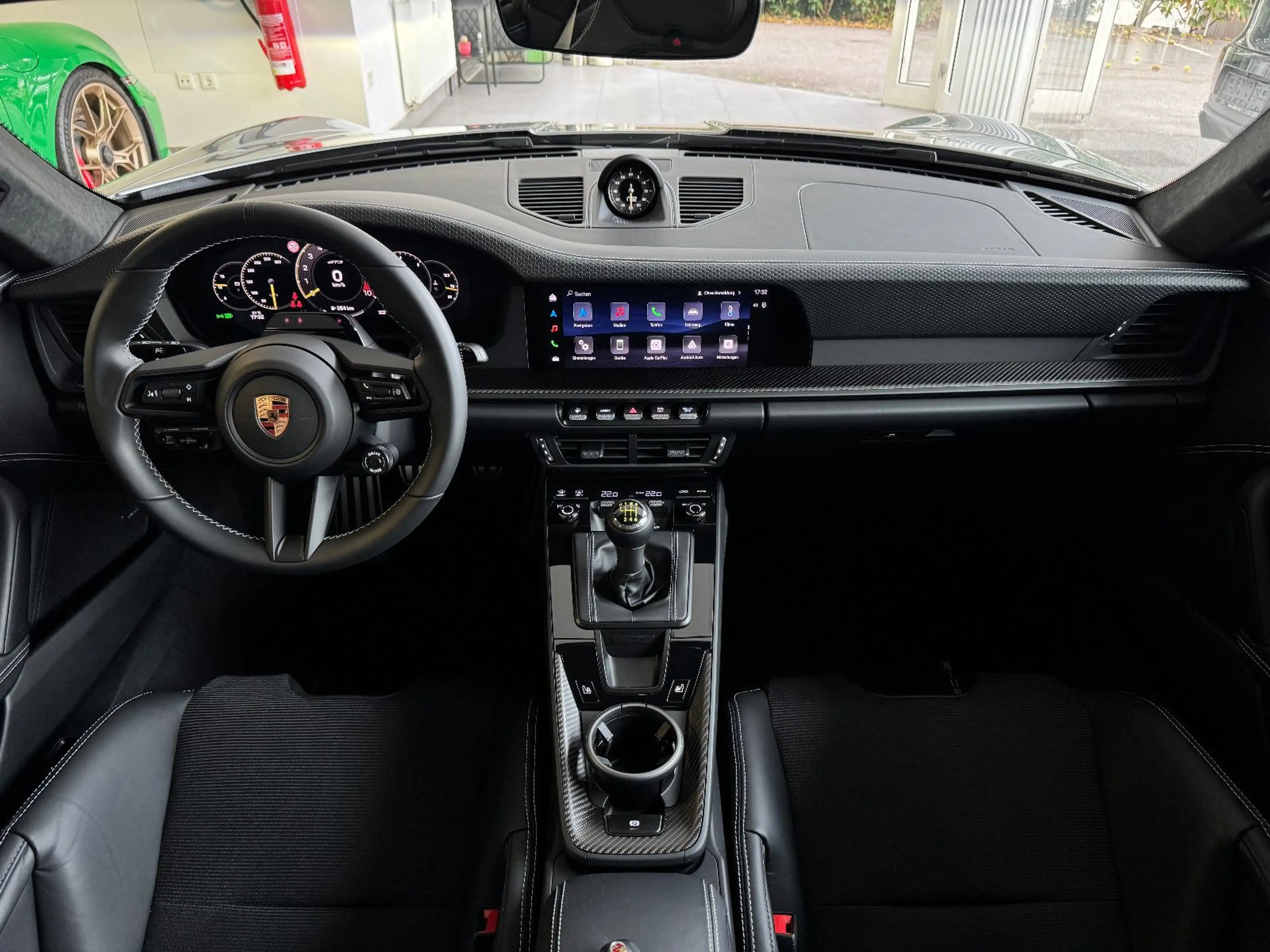 Porsche 992 GT3 Touring Schalen Carbon-Dach Lift Matrix — photo 2