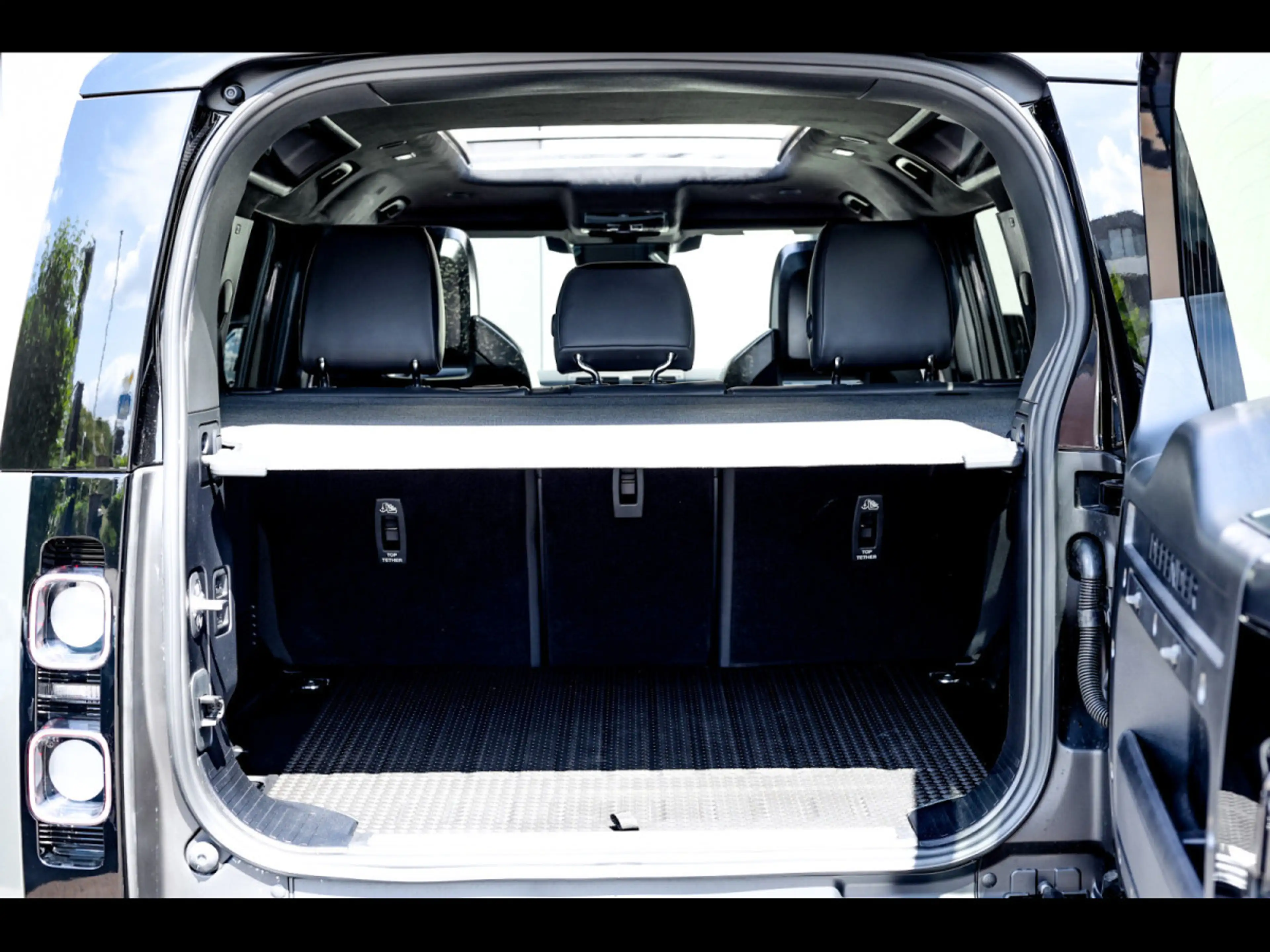 Land Rover Defender 110 V8 P635 OCTA EDITION ONE°FAROE GREEN°SATIN PPF — photo 14
