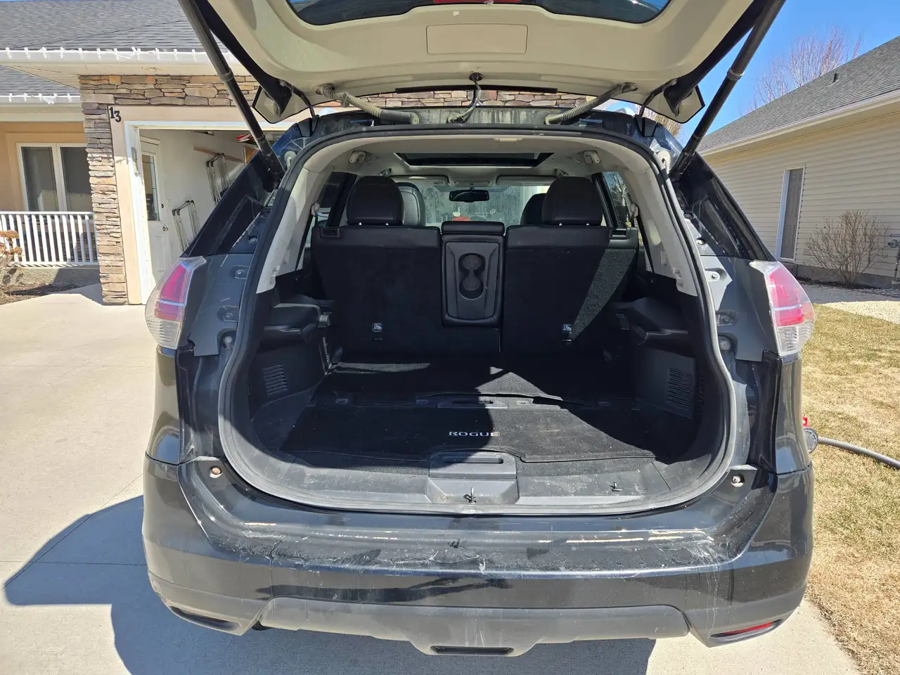 Nissan Rogue снимка Nissan Rogue