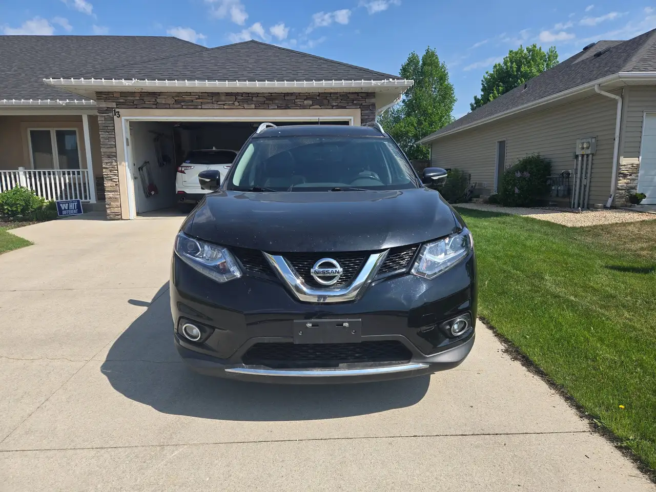 Nissan Rogue снимка Nissan Rogue