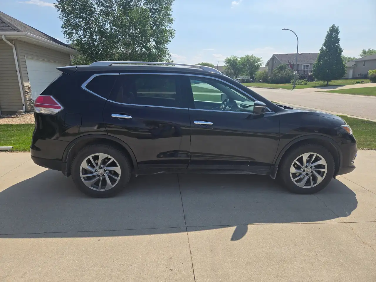 Nissan Rogue снимка Nissan Rogue
