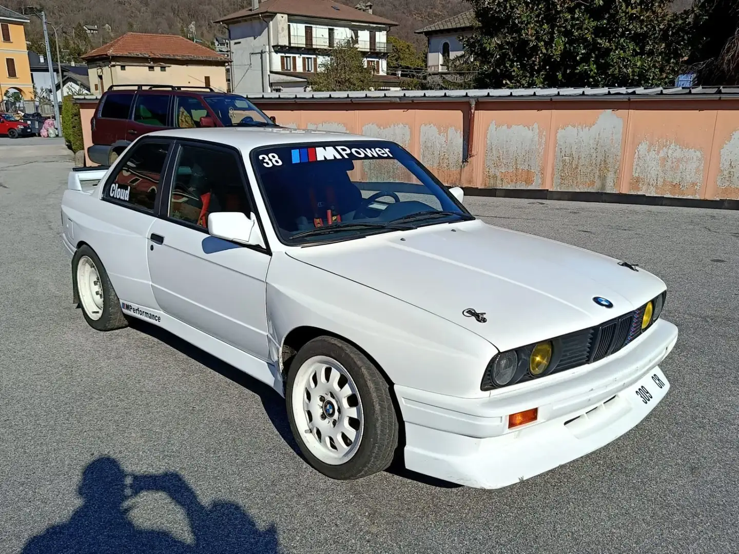 BMW e30 swap 4.4 v8 286cv Weiß - 2