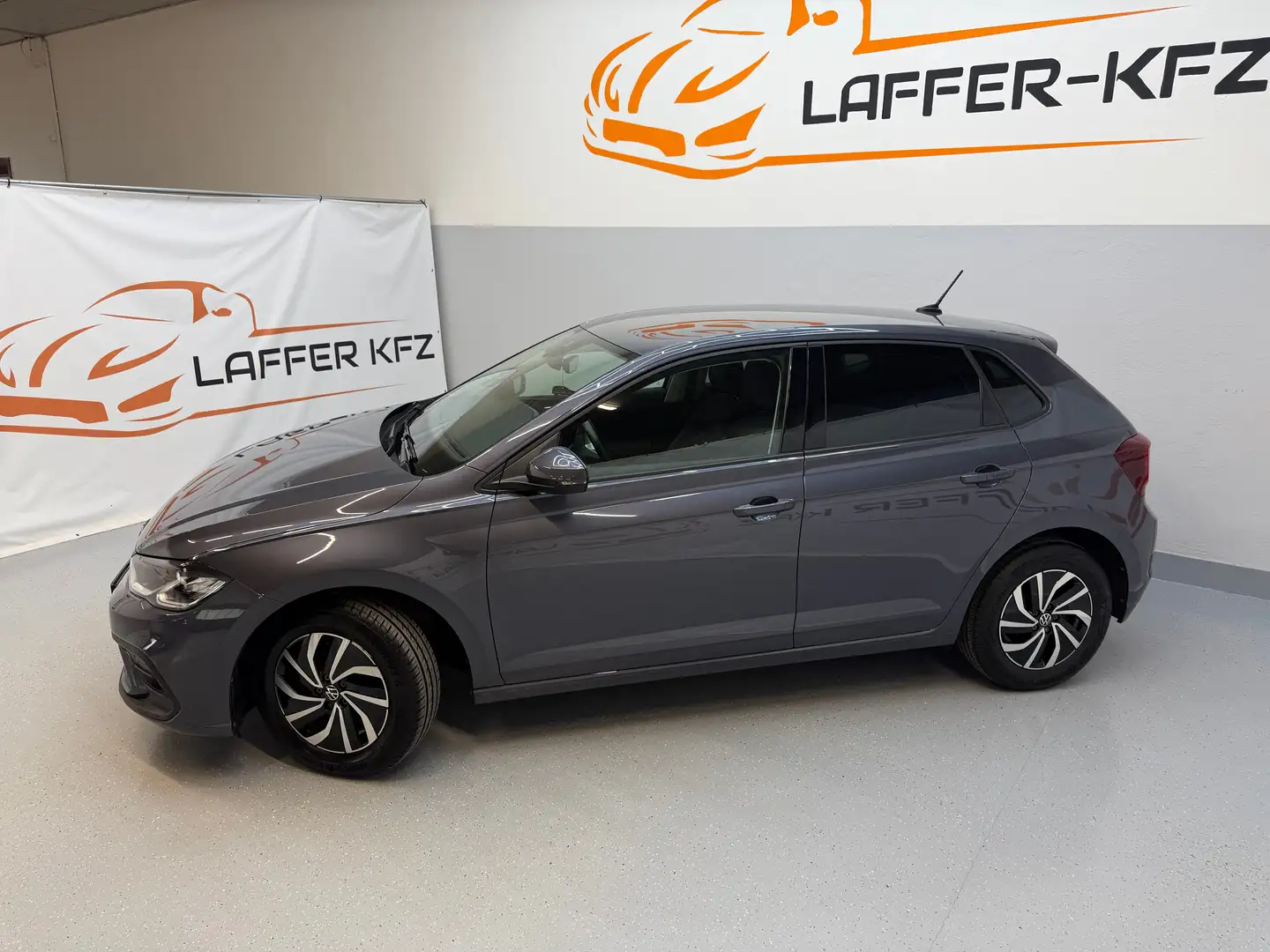 Volkswagen Polo 1,0 TSI Life KLIMAAUTO SITZHZG ACC PDC Grau - 2