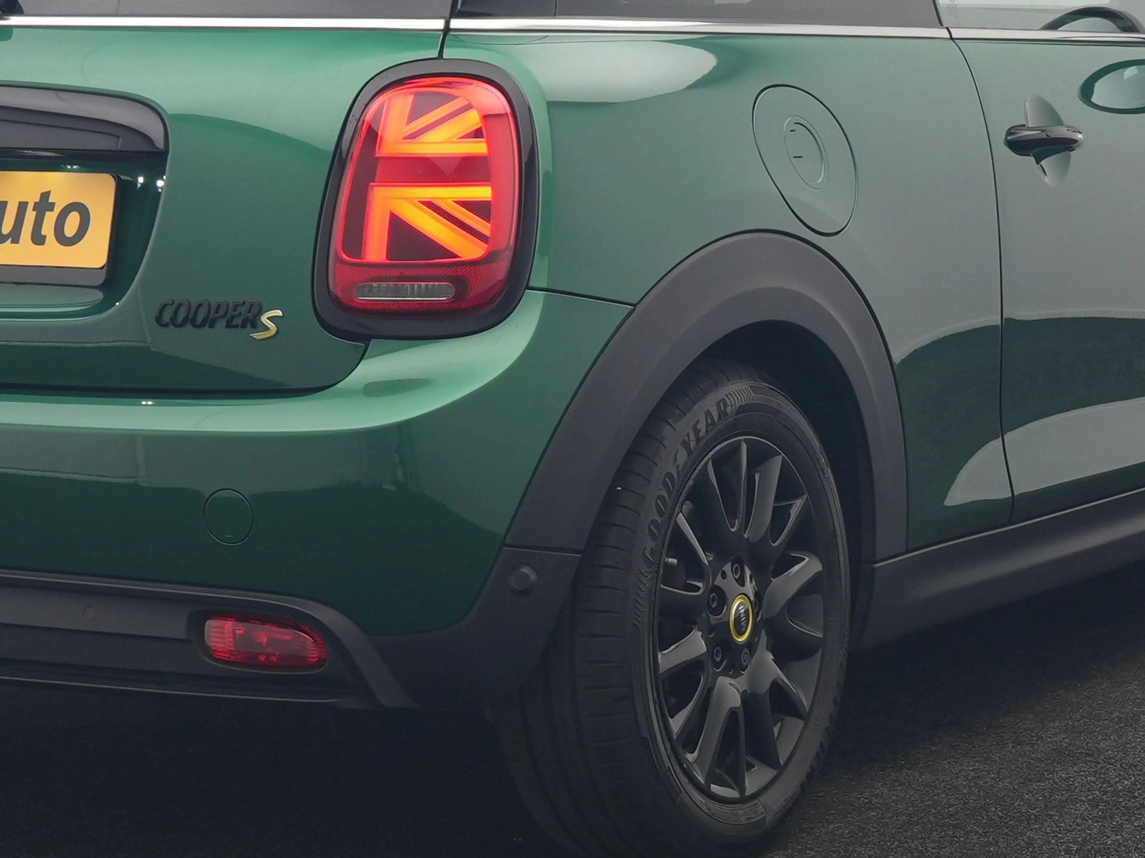 MINI Cooper SE Electric 33 kWh 184pk Dealer O.H | Panodak | Harma — photo 8