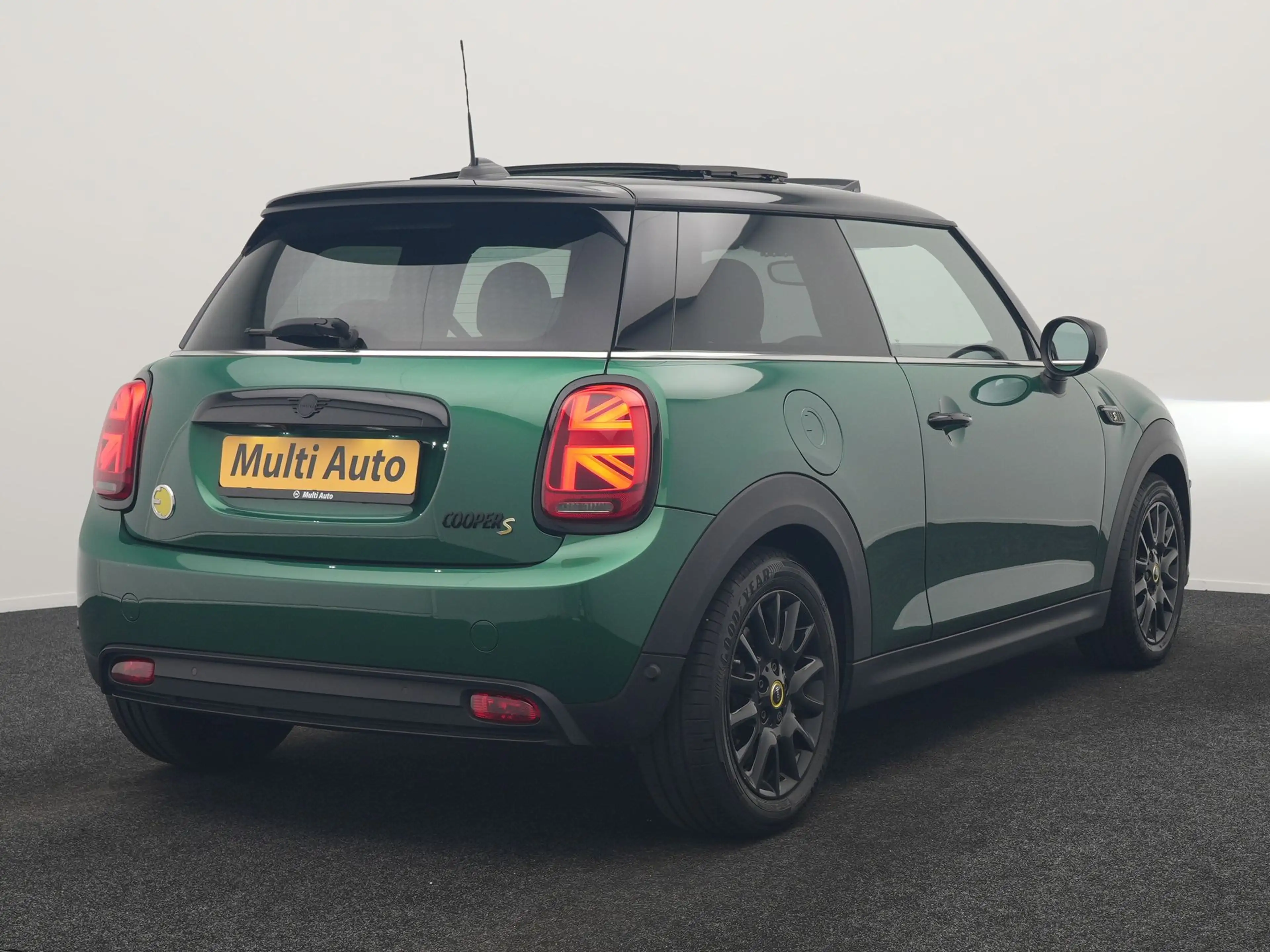 MINI Cooper SE Electric 33 kWh 184pk Dealer O.H | Panodak | Harma — photo 3