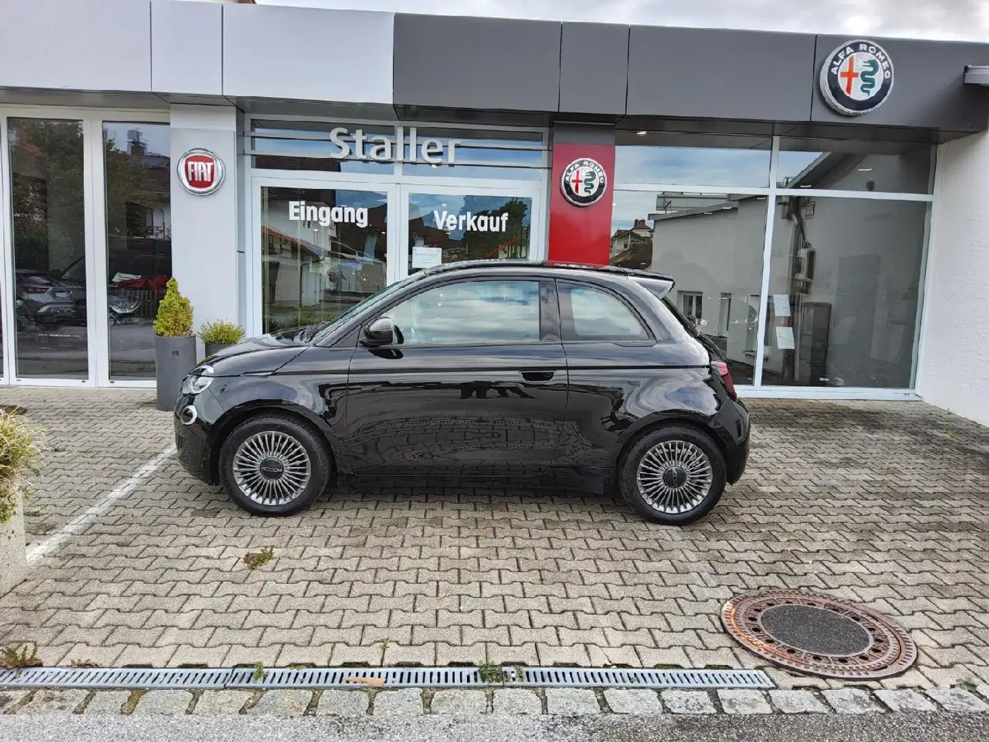 Fiat 500e Icon Schwarz - 1