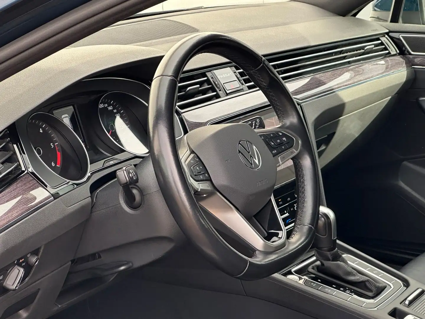 Volkswagen Passat Variant Passat Var. 2.0 TDI DSG Eleg. HuD LEDER IQ. AHK Bleu - 2