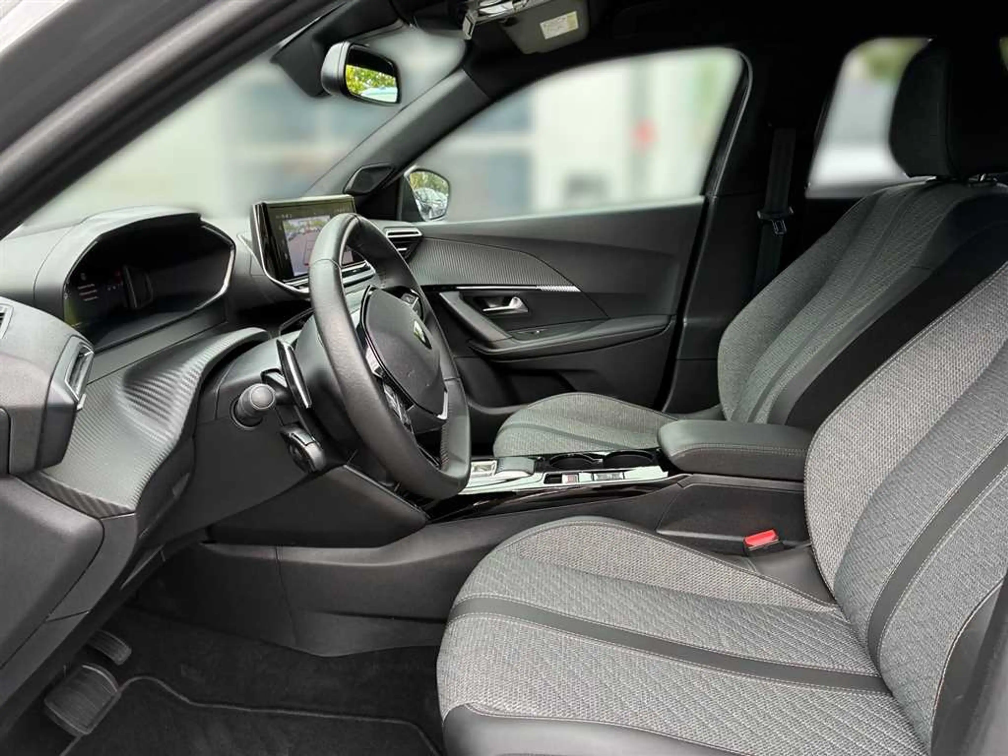 Peugeot 2008 Allure 1.2 PurTech — photo 8