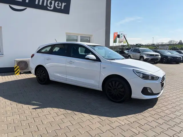 Hyundai I30 view 3
