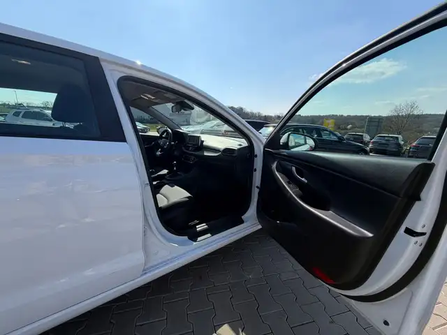 Hyundai I30 view 9