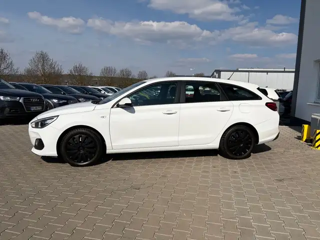 Hyundai I30 view 4