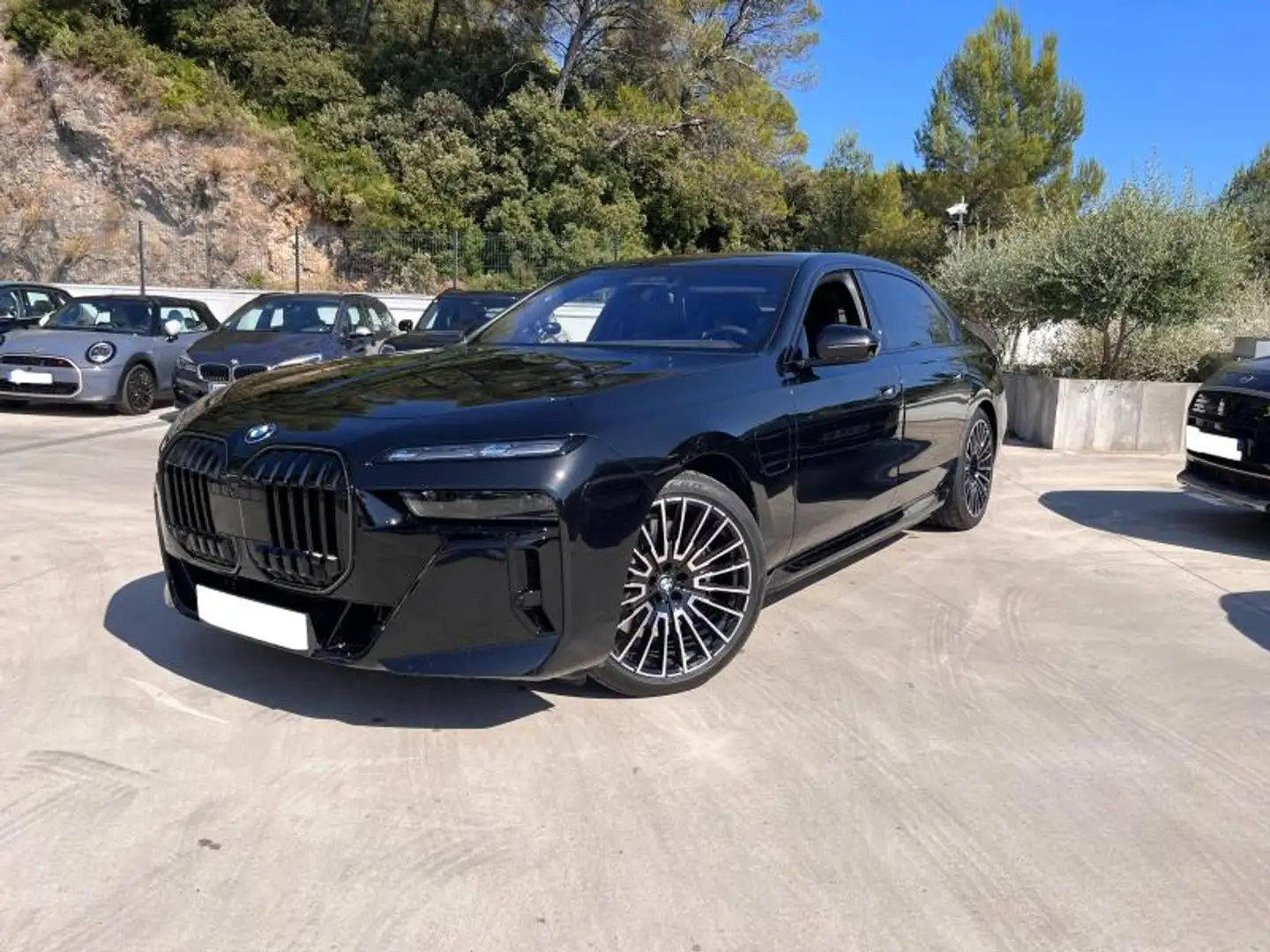 BMW 750 750eA xDrive 489ch M Sport Noir - 1