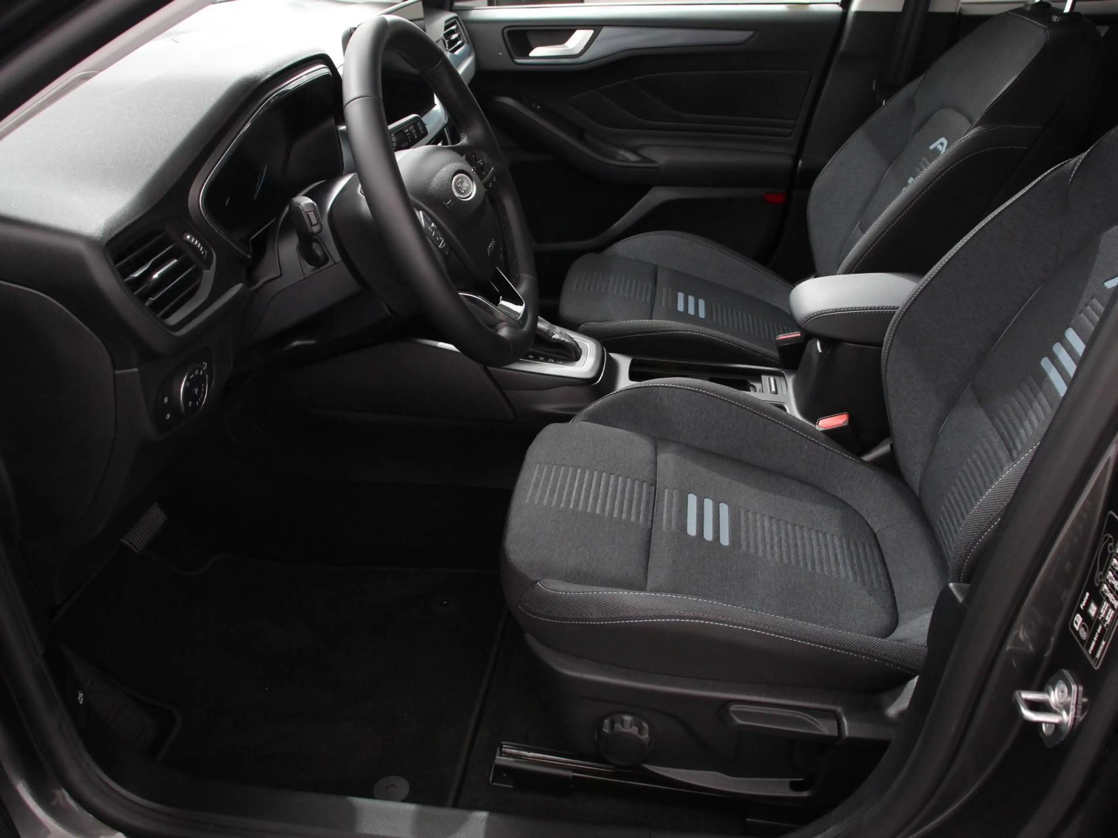 Ford Focus Wagon 1.0 EcoBoost 155pk Automaat Active X Navigat — photo 2