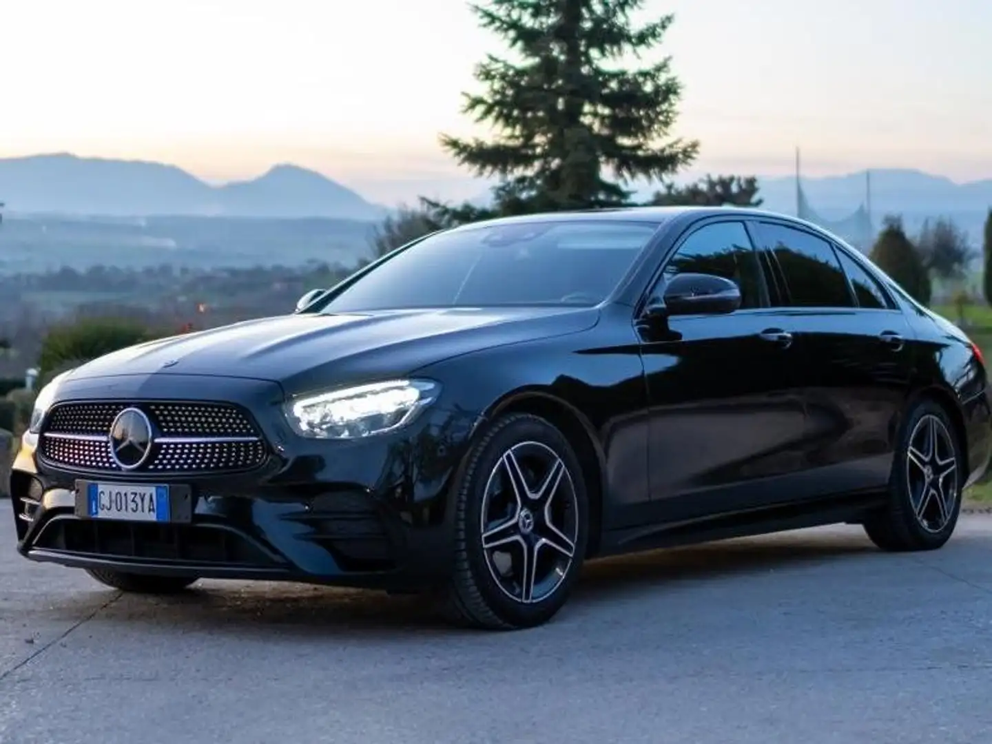 Mercedes-Benz E 220 d mhev Premium AMG Line Night Edition 4matic auto Nero - 2