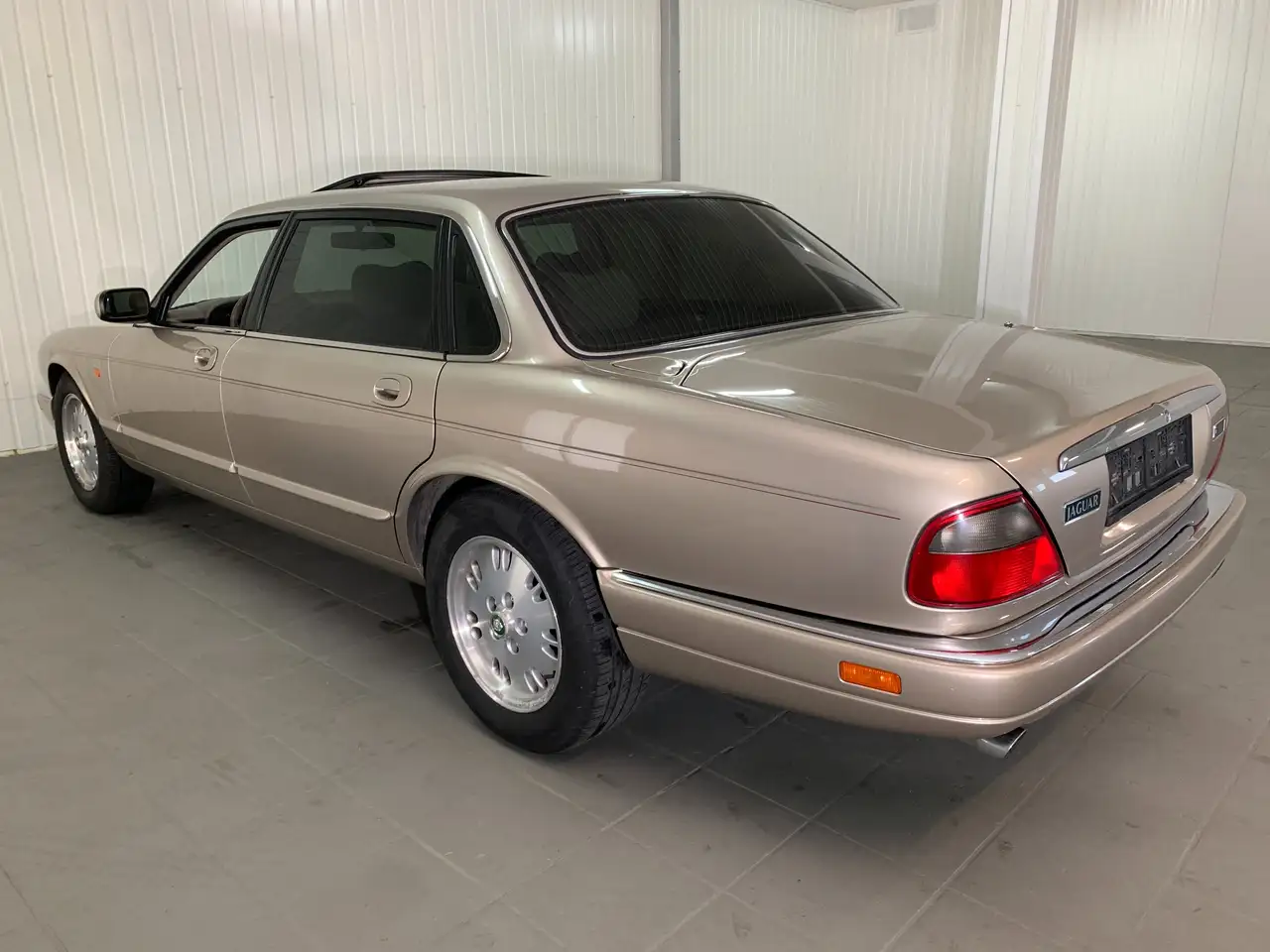 Jaguar XJ 3.3 Long Wheel Base, foto 4