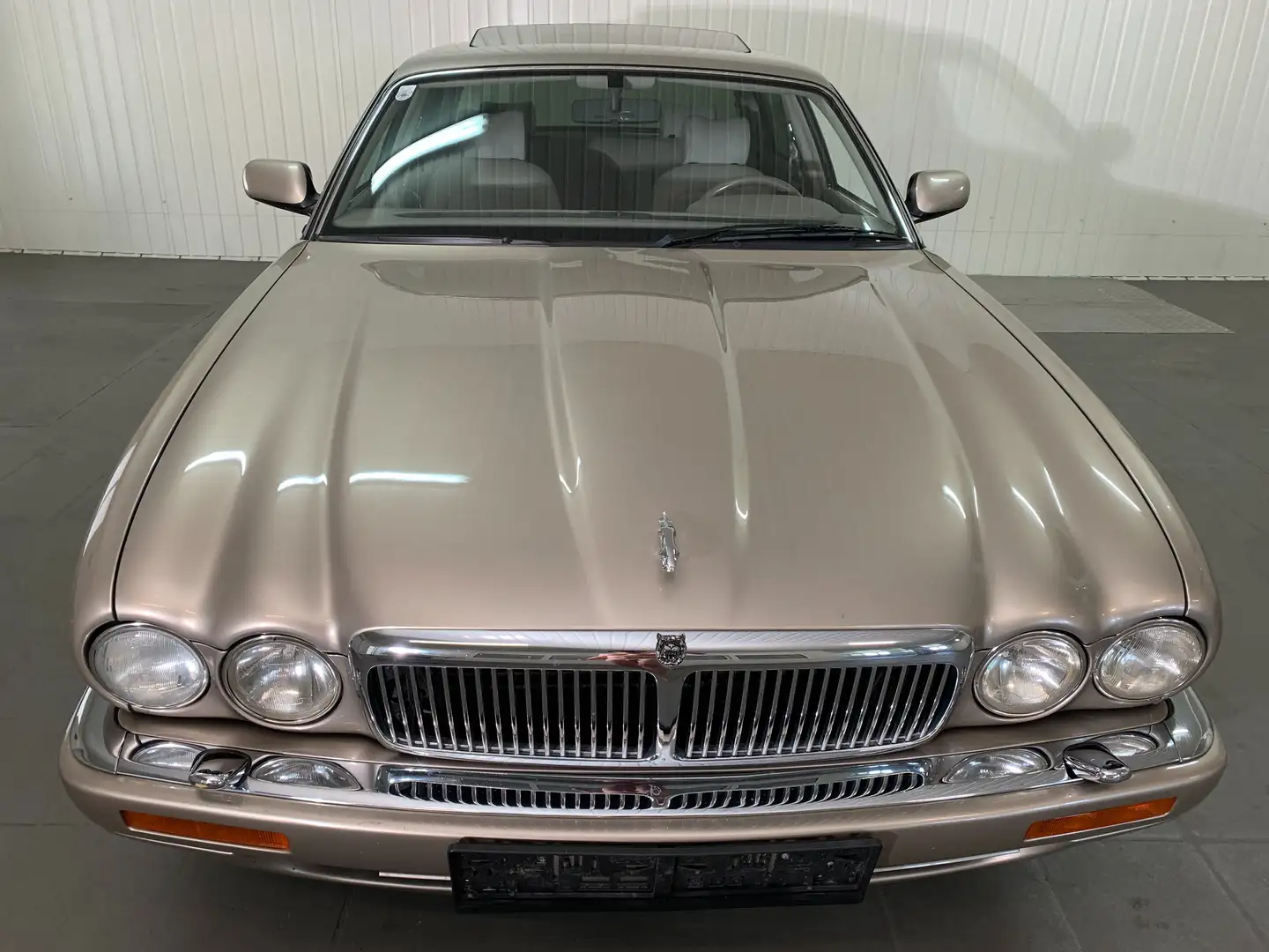 Jaguar XJ 3.3 Long Wheel Base Gold - 2