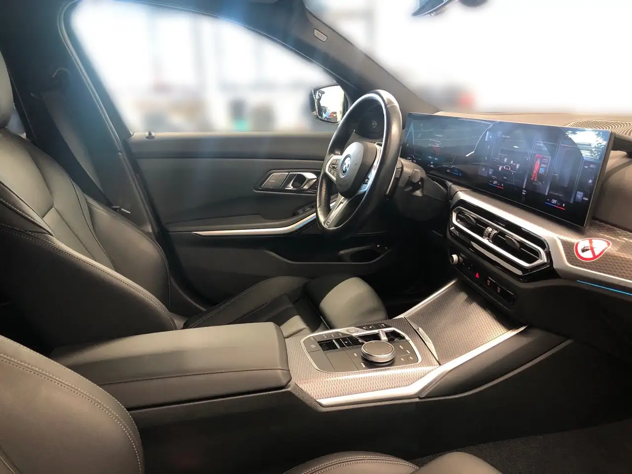 BMW 330 e xDrive 13