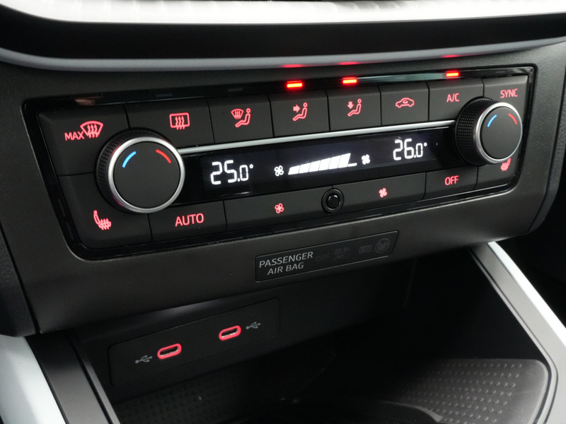SEAT Arona Style NAVI VIRT ACC KAM SHZ CARPLAY LED — photo 10