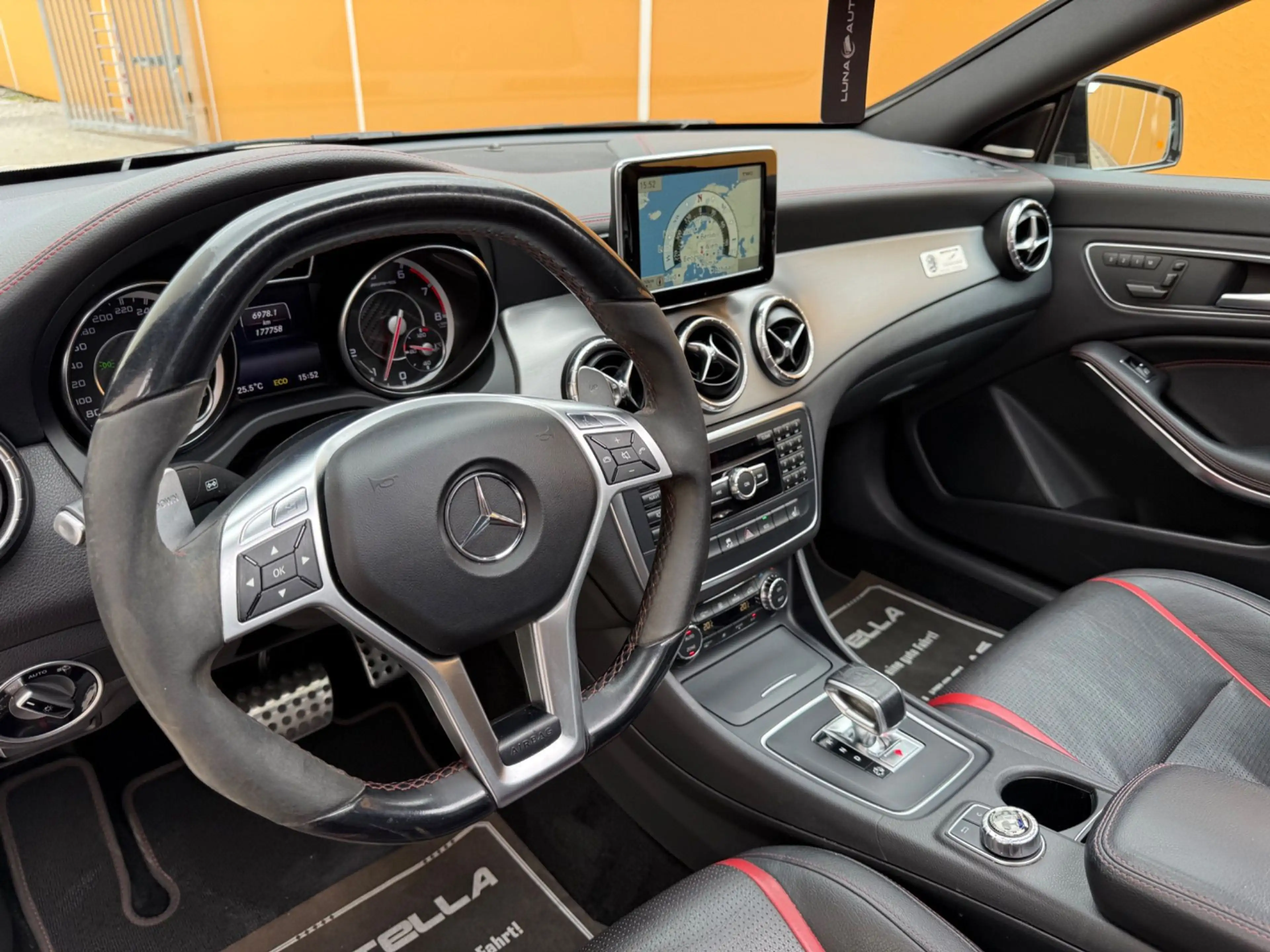 Mercedes-Benz CLA 45 AMG 4 Matic / Pano / Performance Sitze / Totwinkel — photo 8