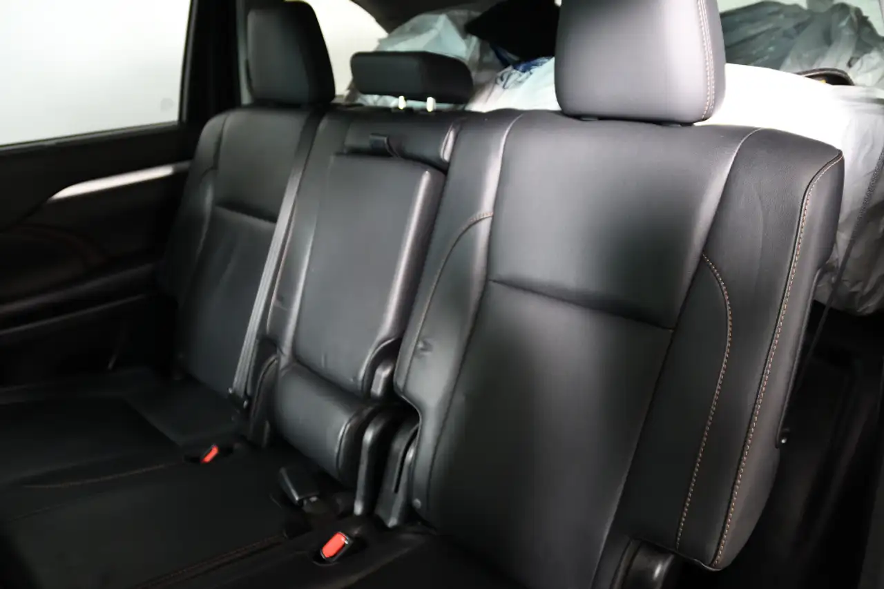 Toyota Highlander снимка Toyota Highlander