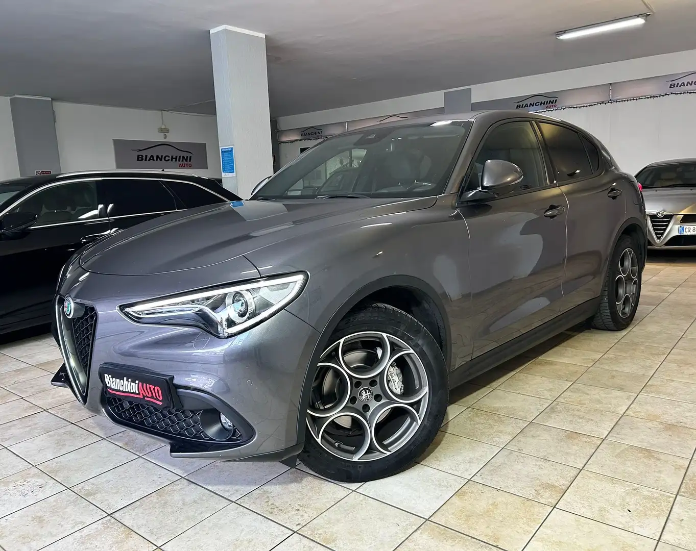 Alfa Romeo Stelvio 2.2 t Sprint Q4 190cv auto Grigio - 1