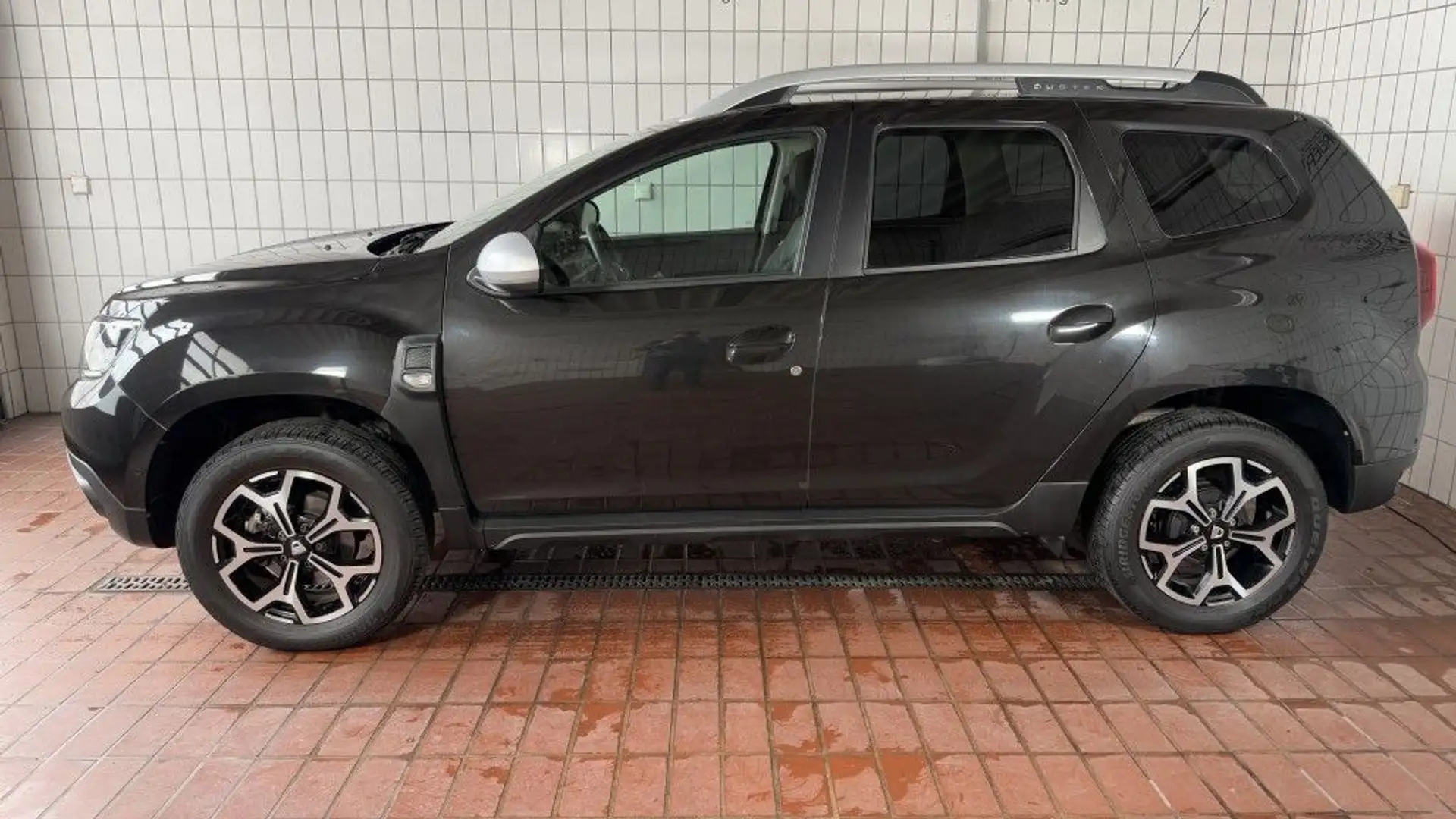 Dacia Duster TCe 130 Anniversary *AHK*CAM*SHZ*360* Siyah - 2